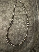 Load image into Gallery viewer, 5-10 multi sized pearls
