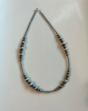 Load image into Gallery viewer, 3-10mm pearls x Corrugated Saucer Necklace
