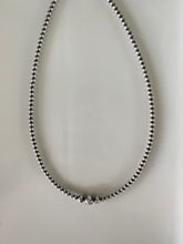 Load image into Gallery viewer, 4mm with 6/8mm accents
